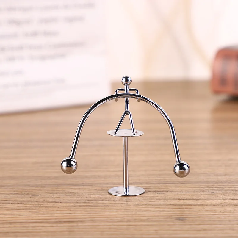 Fashion New Pendulum Cradle Creative Balance Men Iron Man Ball Crafts Tumbler Kids Desk Toy Metal Home Decoration Accessories