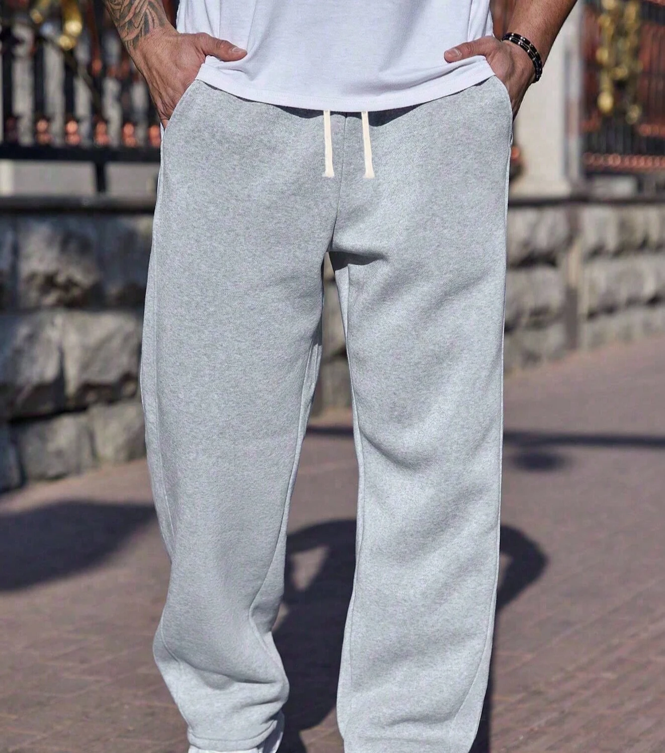 

Мужские спортивные брюки свободного прямого кроя в американском уличном стиле, подходящие как для мужчин, так и для женщин, в повседневном уличном стиле.