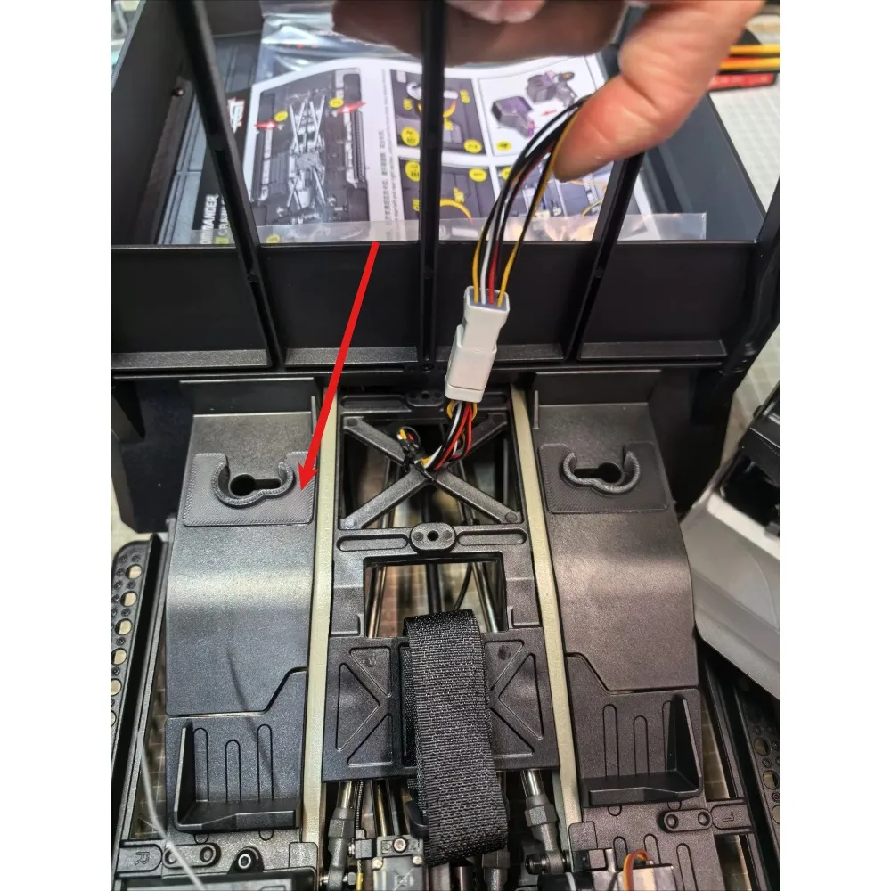 RC Crawler Upgrade Parts Body Latch Auxiliary Guide Patch Customized For 1/10 RGT LC79 Offroad Model Mod Accessories