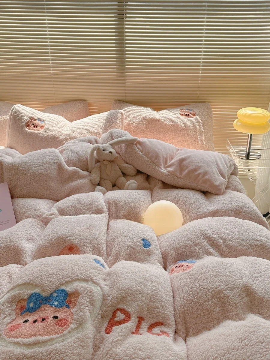 

Розовый утолщенный комплект постельного белья из овечьего и молочного вельвета из четырех предметов, милый зимний флисовый комплект для девочек с мультяшным принтом