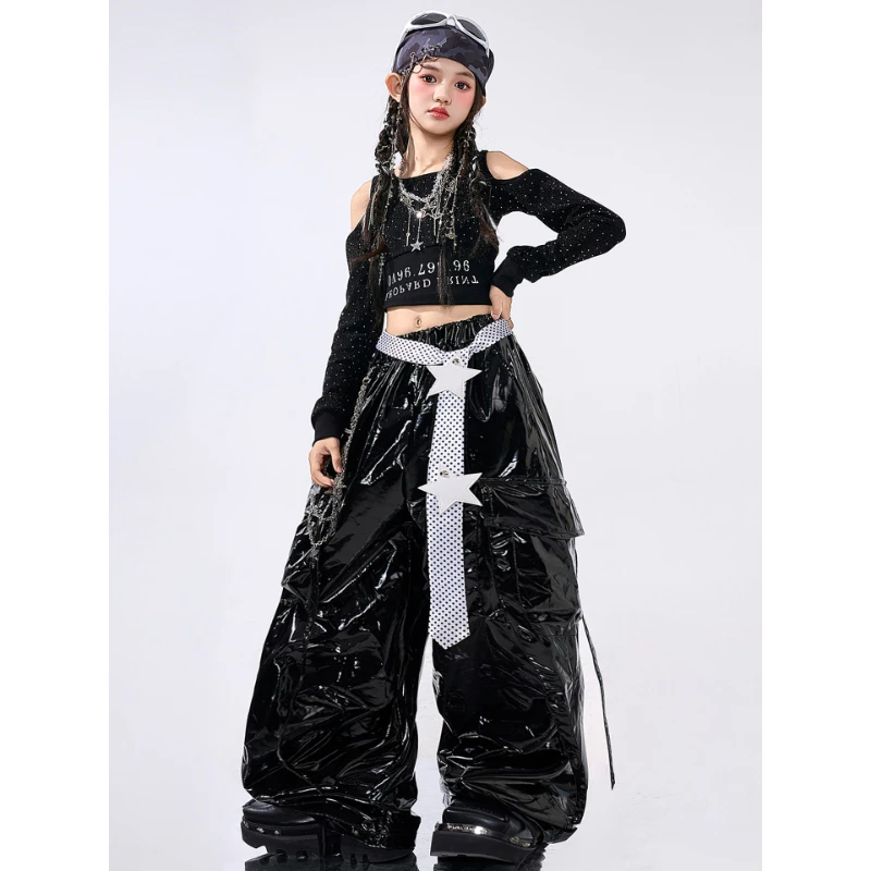 ชุดเต้นแจ๊สปี 2025 สำหรับเด็กผู้หญิง เสื้อเลื่อมสีดำ กางเกงหนัง ชุดแสดง Kpop ฮิปฮอป ชุดเดินแบบบนเวที BL17327