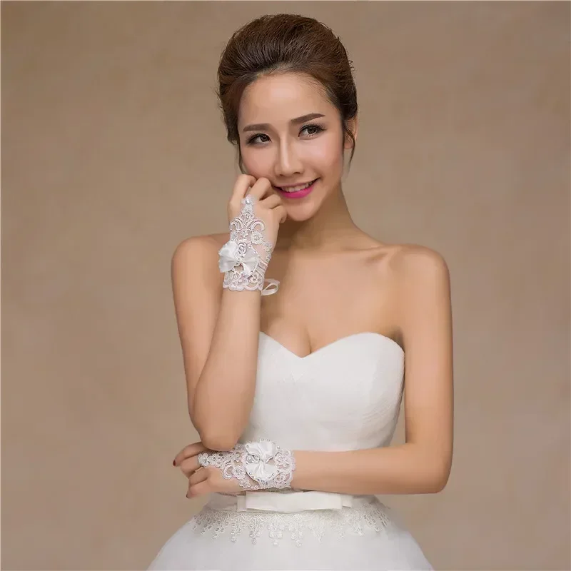 Hot Sale Women's Crystals Lace Fingerless Gloves for Wedding Party Brides Accessory