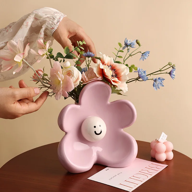 Cute Smiling Face Ceramic Vase Decoration High-end Feeling Living Room Flower Arrangement Vase Home Niche Desktop Decoration New