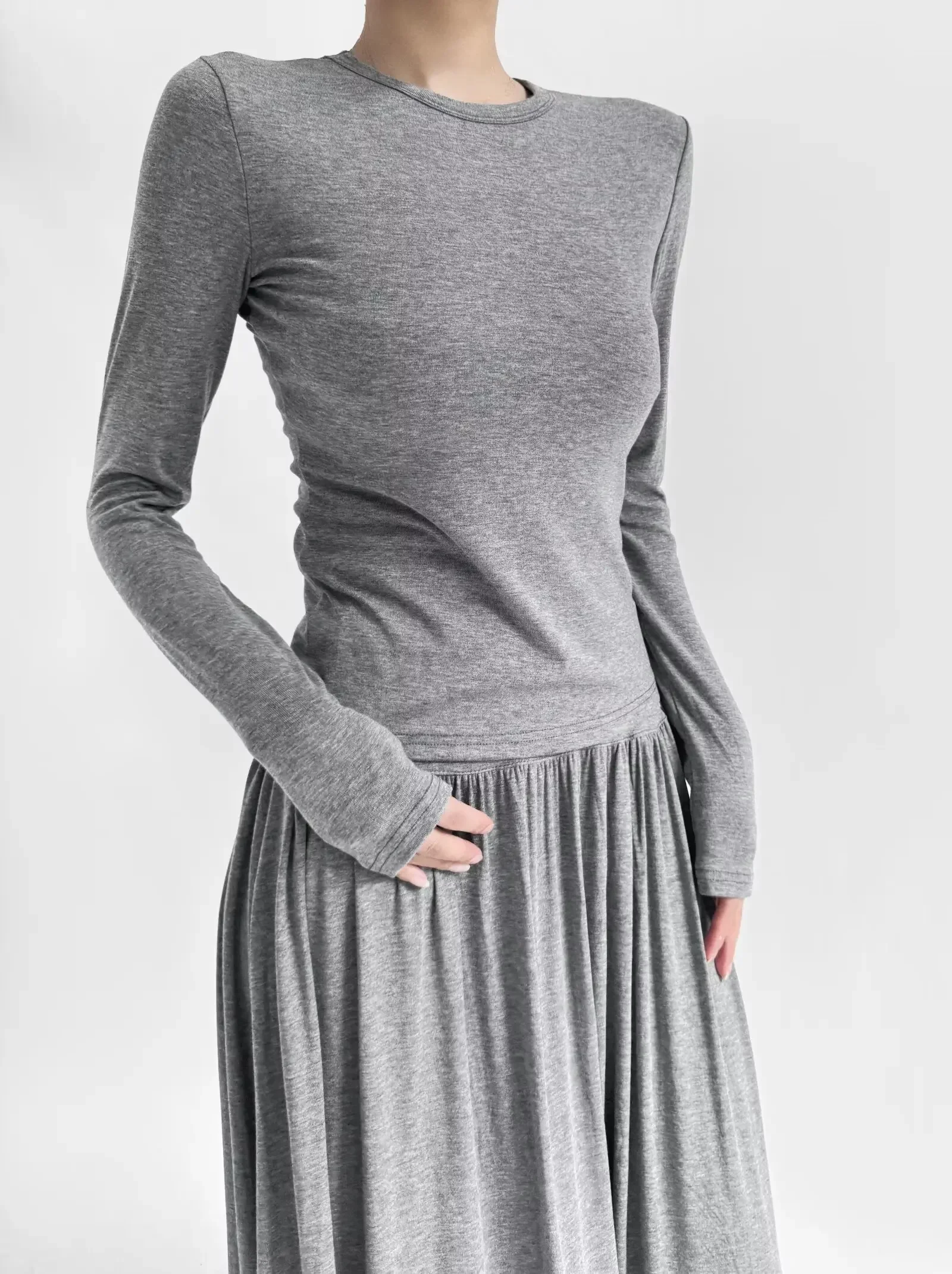 

Autumn 2 pieces Set Elegant O neck Long Sleeve T-shirt Women High Elastic Waist Pleated A-line Skirt Suit Maxi Long Skirt Suits