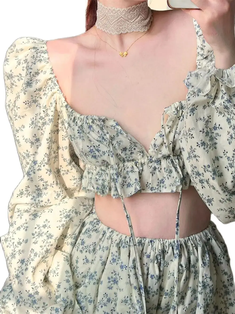 Traje con diseño Floral para mujer, Top de manga abullonada con cordones y pantalones cortos, traje delgado de temperamento francés Retro para chica caliente, nuevo de verano