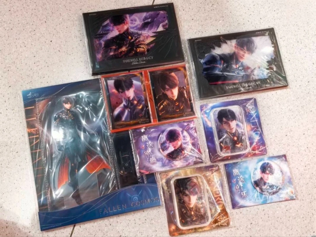 [Producto Oficial] Anime Love and Deepspace Game Cos Fallen Cosmos Collection Caleb X-02 Insignia Shikishi Soporte Acrílico Accesorios