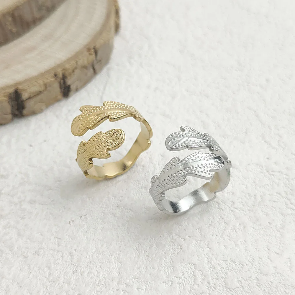 Fashionable feather print gold-plated stainless steel ring, waterproof and non-fading heavy metal, open adjustable ring
