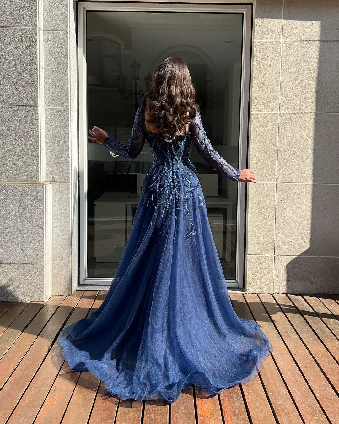 Formal Evening Dress Fashion Sweetheart Glitter Sequined Floor Length A-Line Gowns Long Sleeve Feather Slit Party Prom Dresses