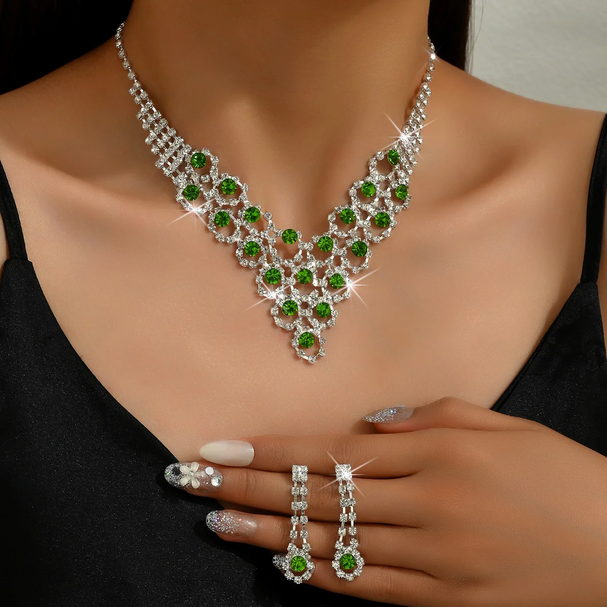 

Luxurious Zirconia V-shaped Geometric Bridal Jewelry Set - Elegant and Sophisticated Necklace and Earrings