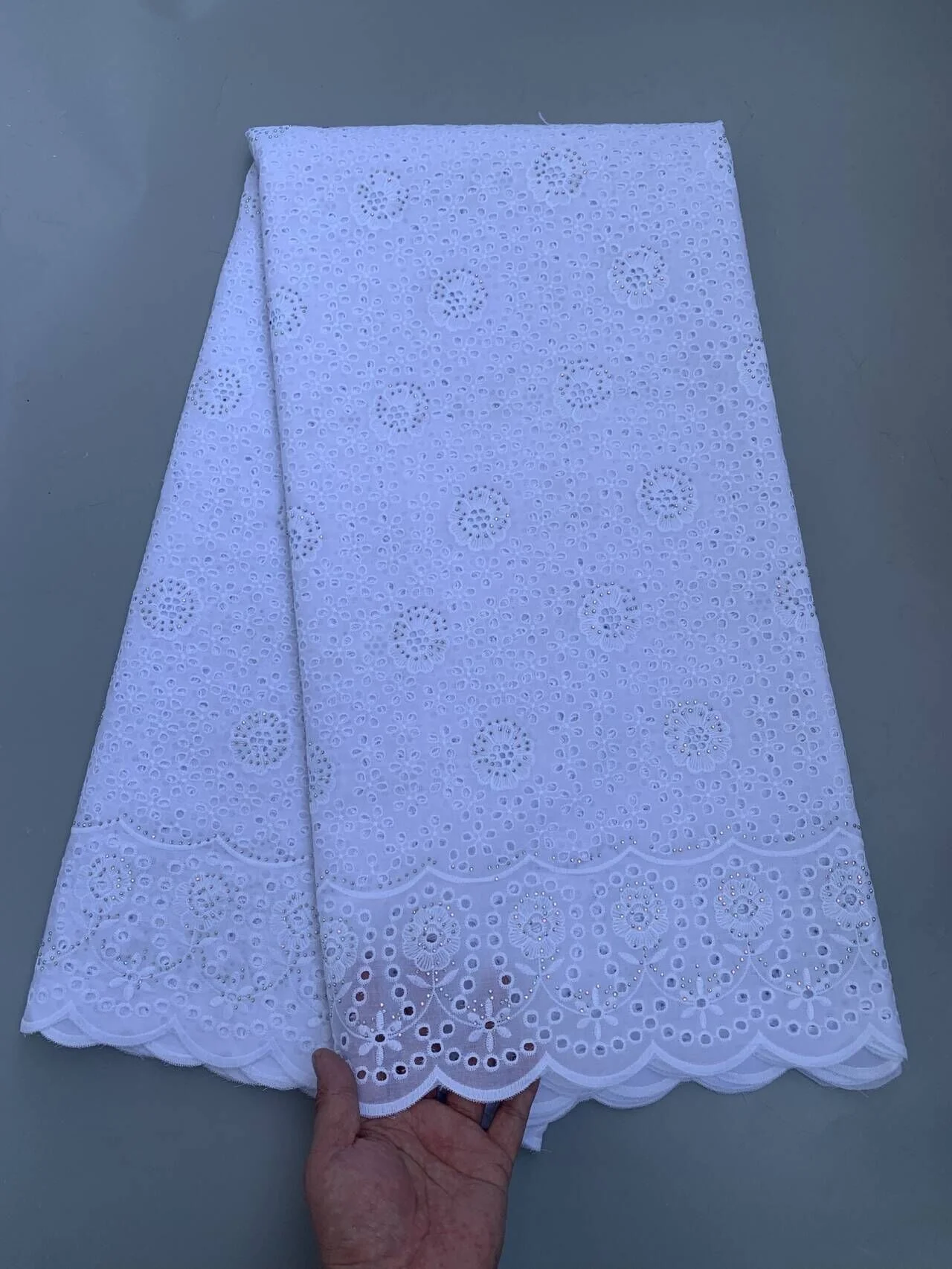 

Высококачественная африканская нигерийская тюлевая кружевная ткань 2026 года для пошива свадебных и праздничных платьев, вышитый хлопковый дамаст, 5 ярдов, белый