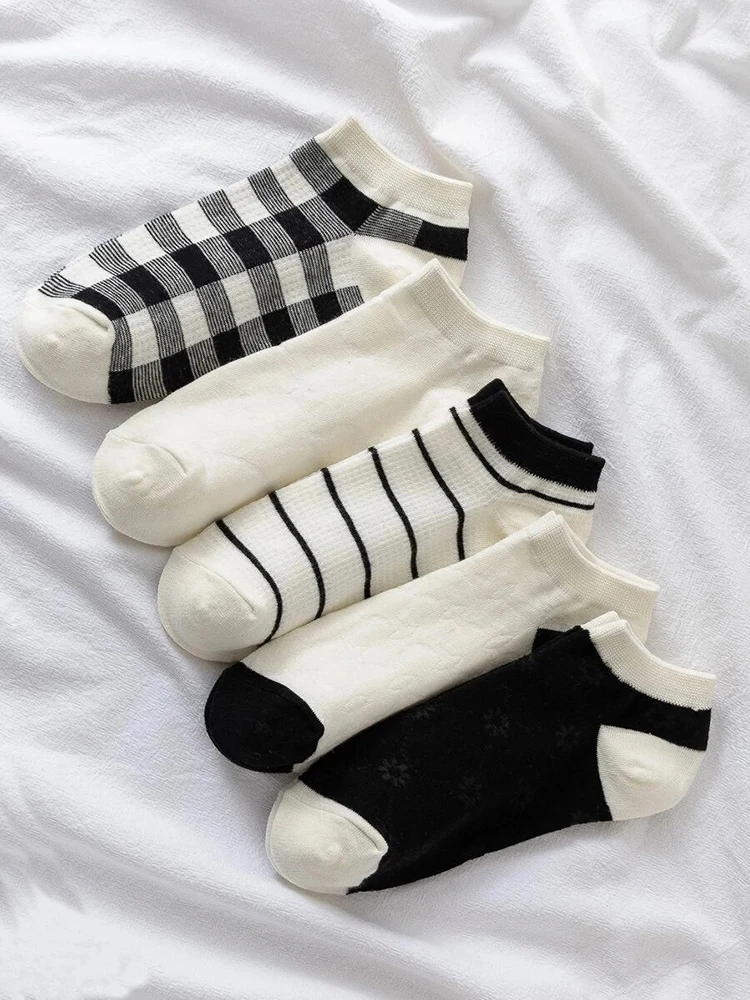 

5 Pairs Women Striped Pattern Ankle Socks Trendy Versatile Checkered Flower Socks Girls Comfortable Breathable Casual Socks