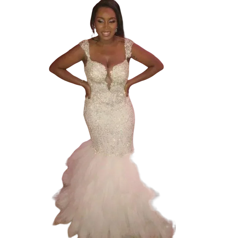 Suknie ślubne z koralikami i cekinami na zamówienie, tren typu sweep, krótkie rękawki, dekolt w serduszko, warstwowe falbany, suknia ślubna