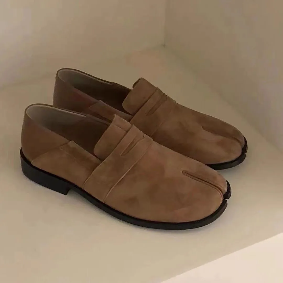 

New Dark Khaki Tabi Shoes For Women Cow Suede Split Toes Lip On Shoes Comfortable Business Leisure Loafers Daily Wear