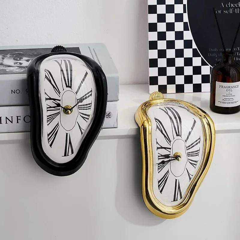 Twisted Silent Wall Clock Retro Roman Numeral Melting Clock Surrealist Distorted Wall Watch Living Room Ornament Home Decoration