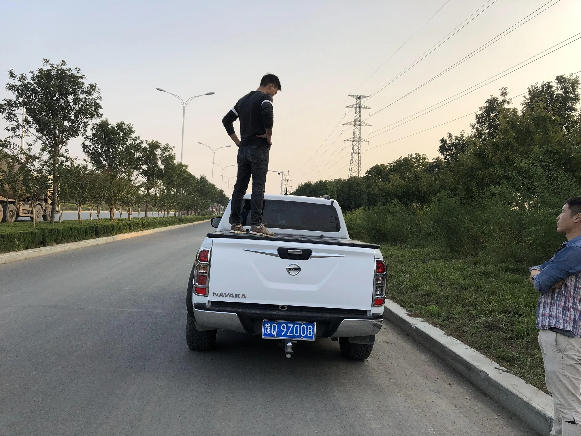 Car accessory Pickup exterior  retractable Tonneau covers manual roller  Hilux rocco-C with roll bar