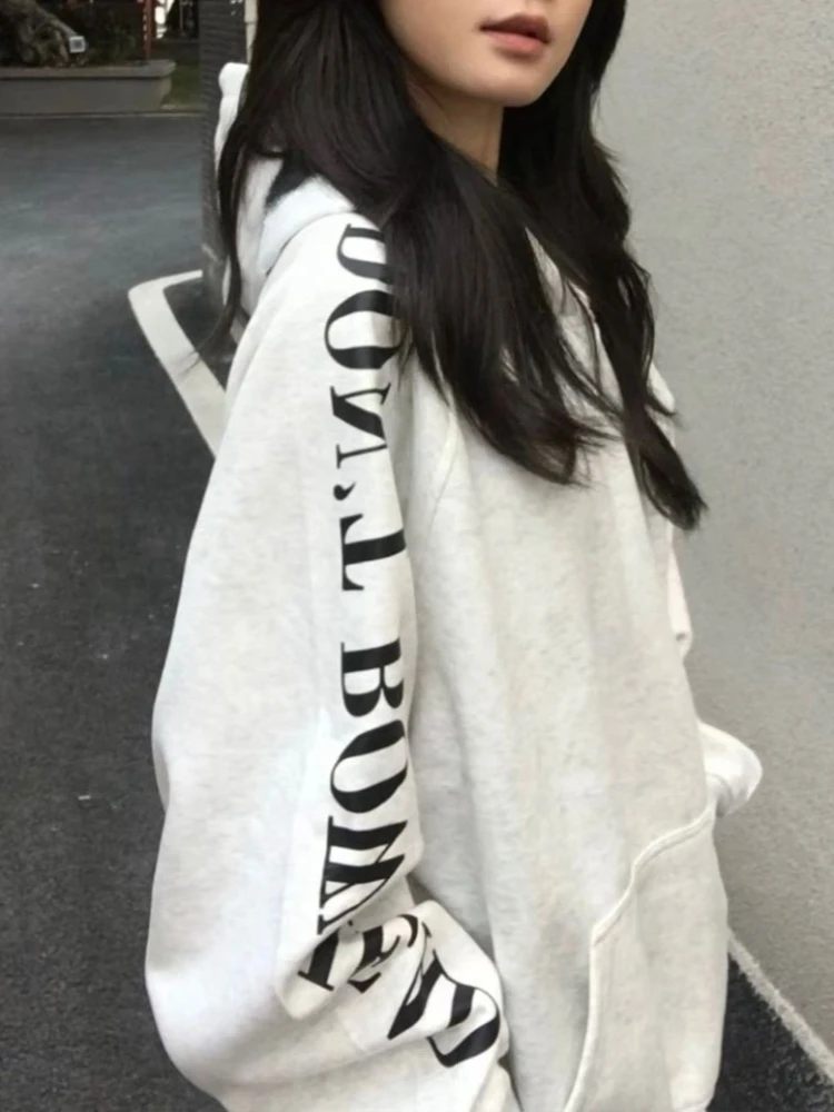 ملابس الشارع الأمريكية الرجعية هوديي القمم المرأة إلكتروني تصميم فضفاض عصري ملابس خارجية معاطف Harajuku موضة طباعة بلوزات غير رسمية