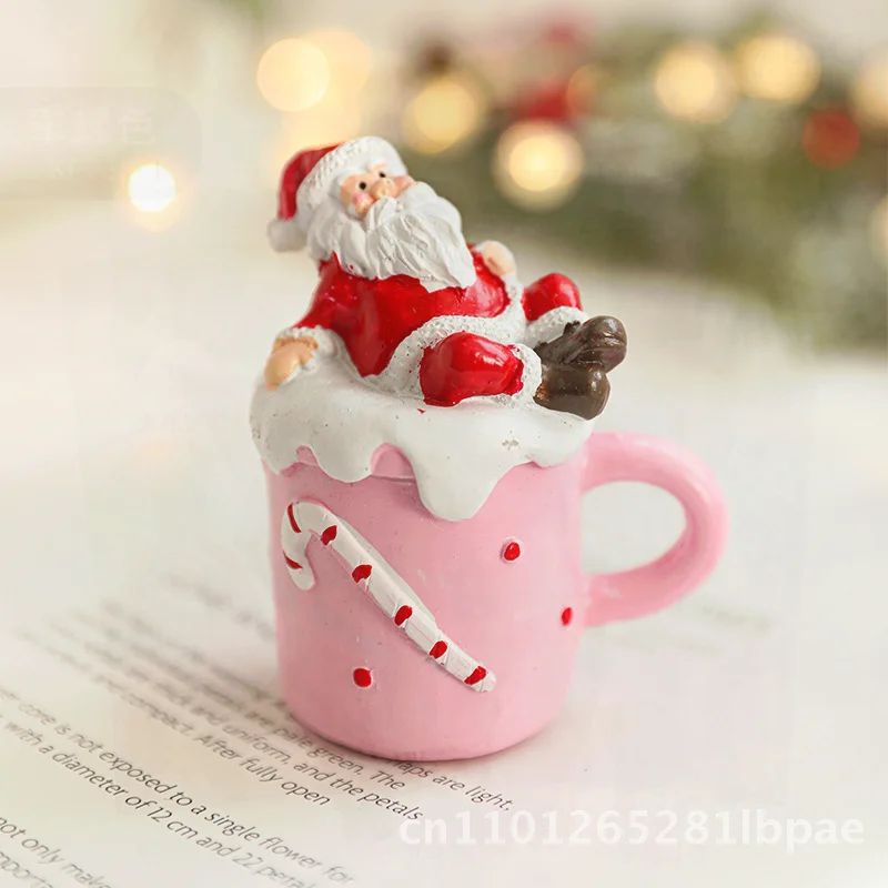 

Cartoon Resin Christmas Mug Desktop Ornaments Santa Claus Decorations Creative Red Gingerbread Man White Scourge Gifts