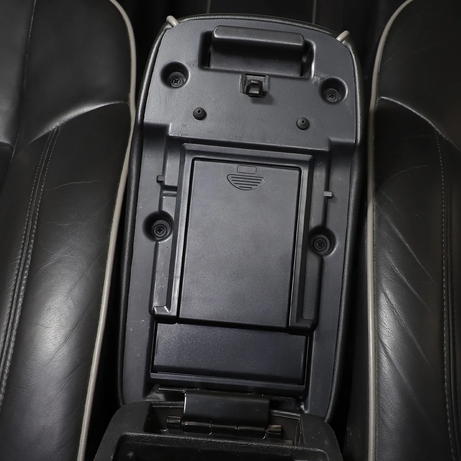 1 قطعة ABS الأسود ل 2005-2009 هامر H3 تصفيف السيارة سيارة التحكم المركزي مسند الذراع صندوق الخصوصية صندوق تخزين اكسسوارات السيارات الداخلية #6