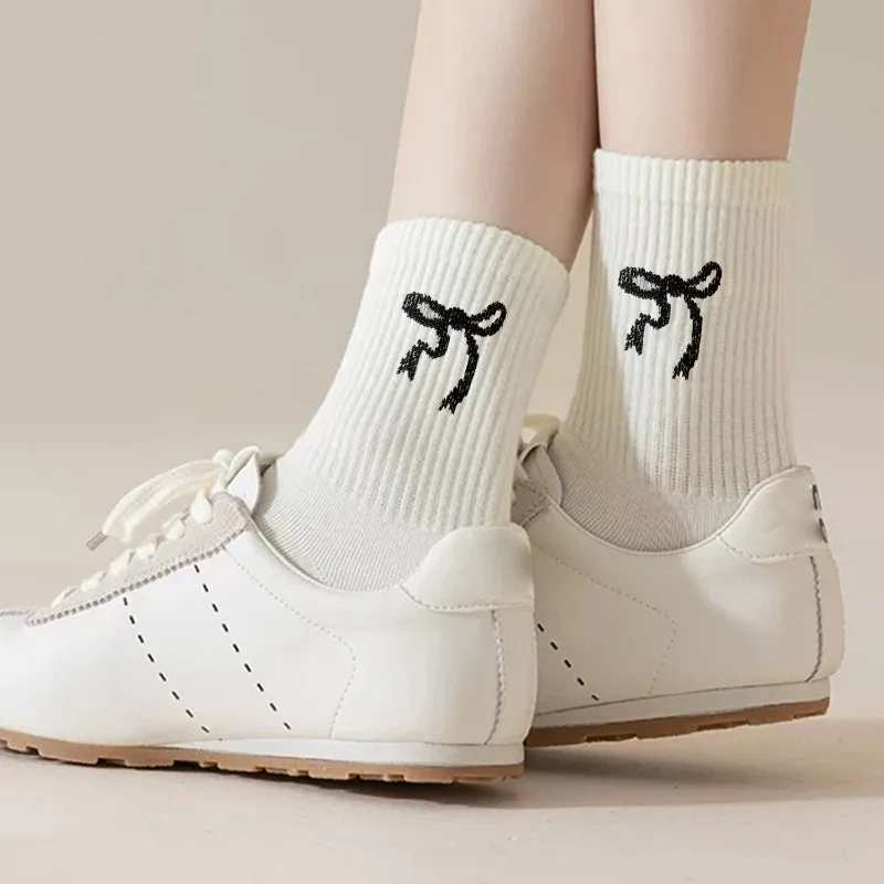 1-5 أزواج جوارب رياضية للرجال النساء القوس إلكتروني تصميم ملابس خارجية منتصف العجل امتصاص العرق القطن تنفس جوارب مريحة #2