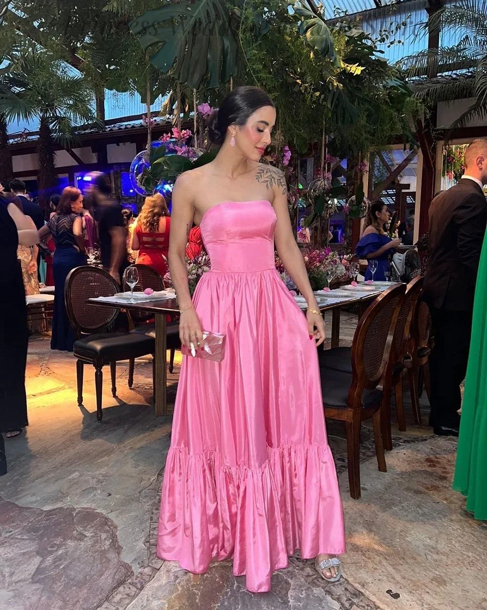 Vestido de fiesta elegante personalizado, sin espalda, Sexy, sin tirantes, sin mangas, corte en A, vestidos de graduación para mujer, vestido plisado de Color sólido