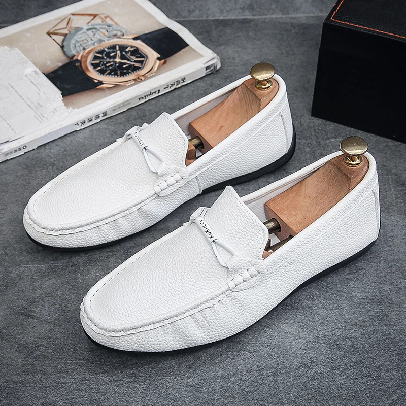 Vendita calda mocassini in pelle nera da uomo Slip-on scarpe Casual traspirante morbido mocassino uomo confortevole scarpa sociale appartamenti da guida maschili