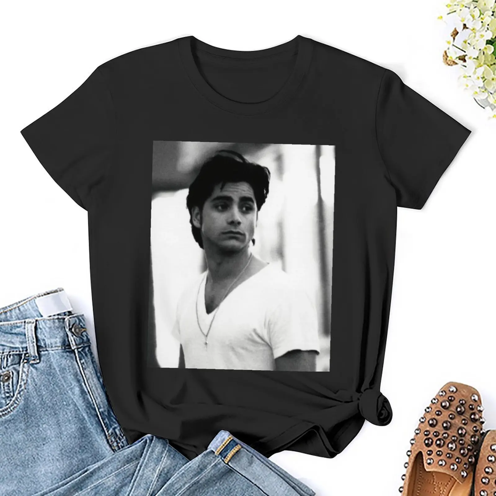 T-Shirt Classique à Manches Courtes pour Femme, Vêtement Mignon, avec Personnage de Dessin Animé John Stamos