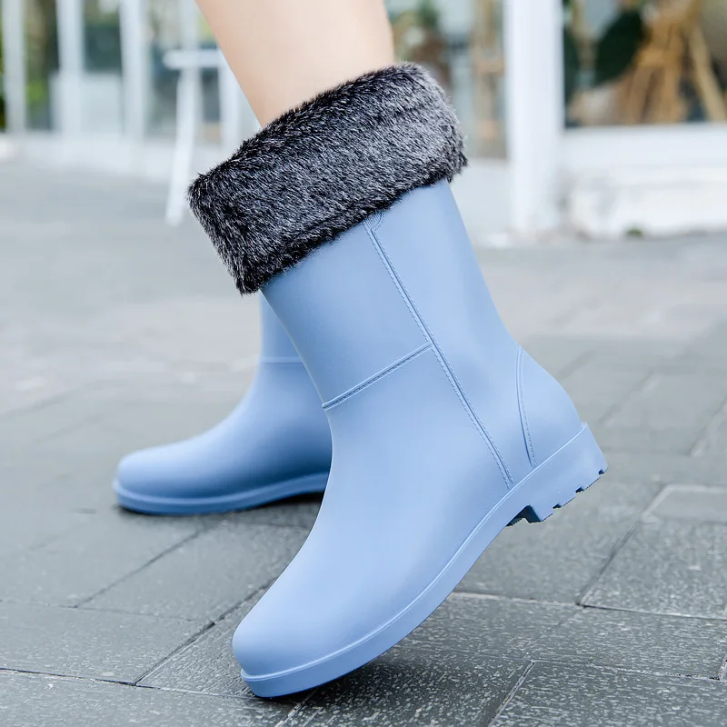 2023 New Women\'s Fashionable Mid-calf Plus Velvet Rain Boots Thick-soled Lightweight Water Shoes  Rainy Day Outdoor  Non-slip