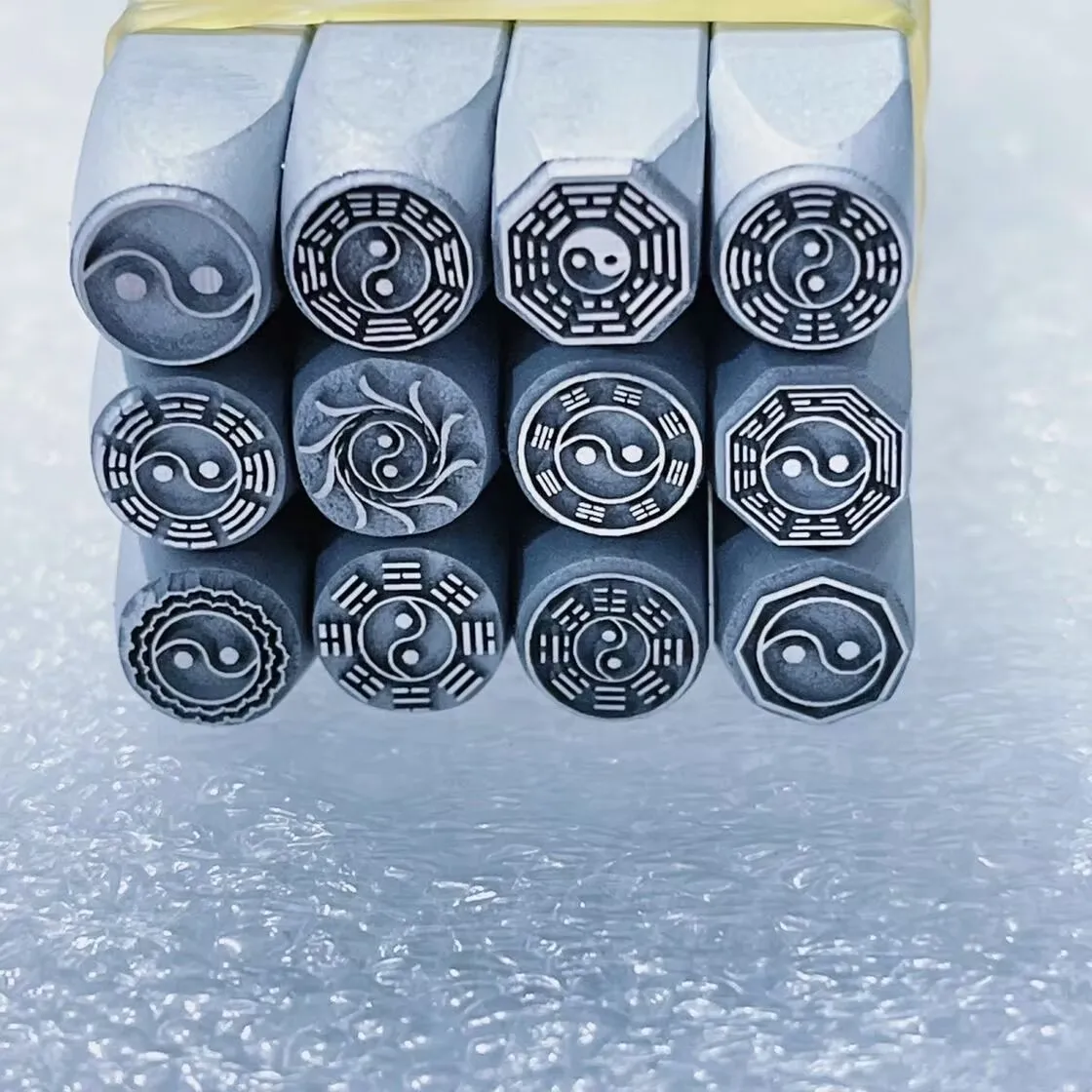 Jewelry Seals, Bagua Patterns, Steel Stamps, Gold and Silver Bracelets, Rings, Chiseling Molds, and Gold-Beating Tools