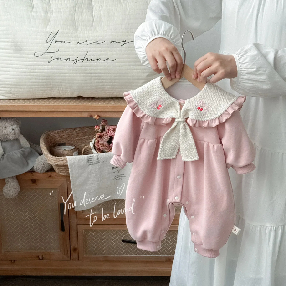 

Spring and Autumn Sweet and Cute Casual Long Sleeve Doll Collar Rompers Baby Embroidered Bow Rompers