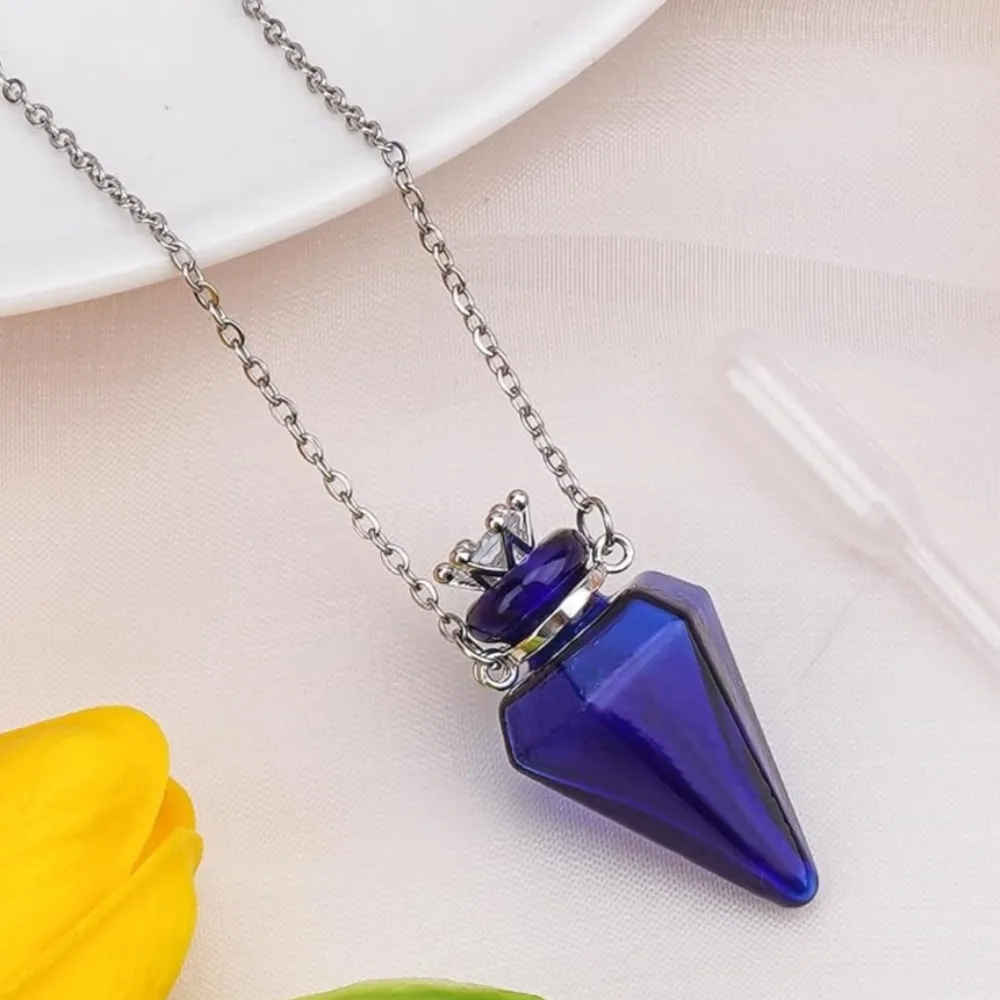 Vintage Rhinestone Shape Perfume Bottle Pendants Glass Essential Oil Bottle Fragrance Necklace Fashion Collarbone Chain