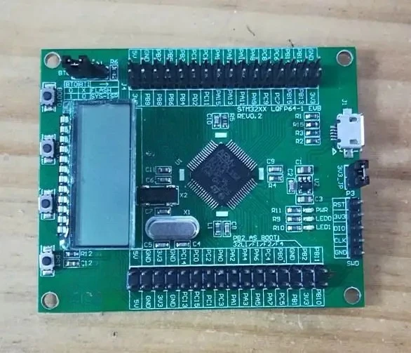 STM32L152RCT6 Low Power Development Board Evaluation Board USBHID, Segmented LCD, Low Power Routines