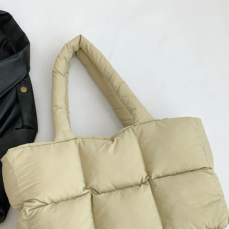 2025 المرأة الجديدة حقيبة كتف أسفل سترة قطن حقيبة مبطن رقيق حقيبة كتف سعة كبيرة حقيبة يد حقيبة يد للتسوق