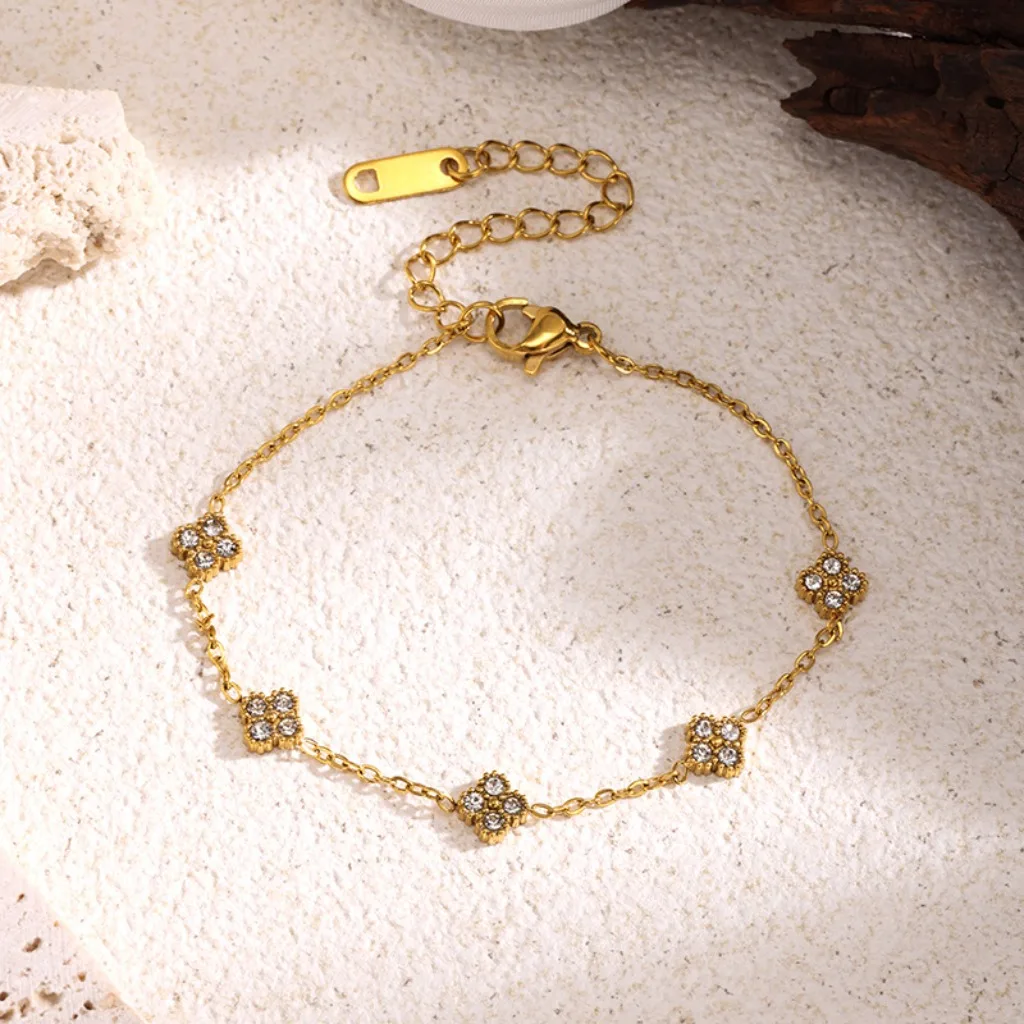 Luxuriöses Goldfarbenes Blumen-Zirkon-Armband - Edelstahl-Schmuck für Frauen, Hypoallergenes Geschenk & Party-Armreif Accessoires