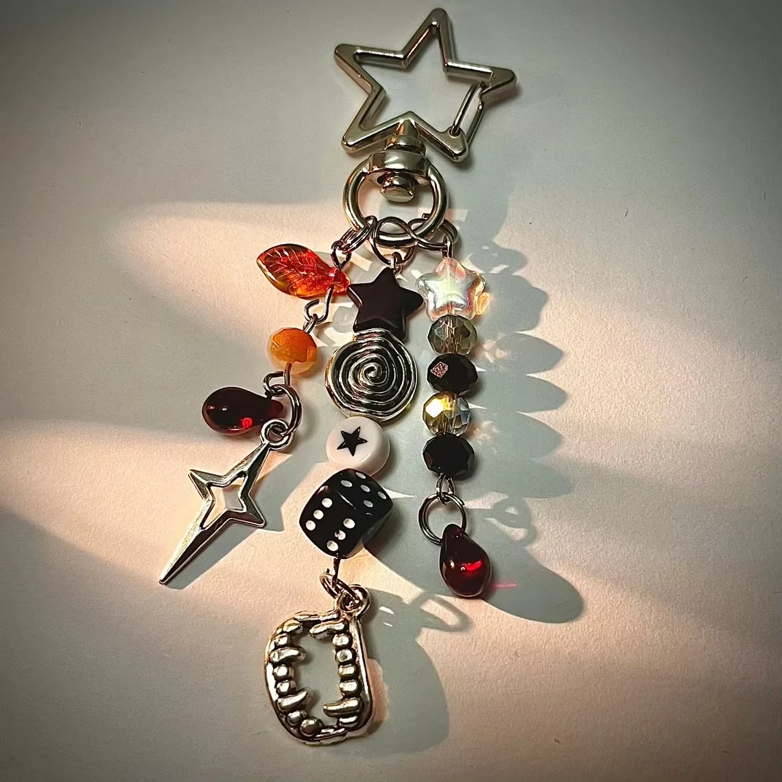 اليدوية مصاص دماء الدم دوامة ستار المفاتيح القوطية الجمالية حلقة رئيسية حقيبة يد الديكور هدايا الهالوين تأثيري