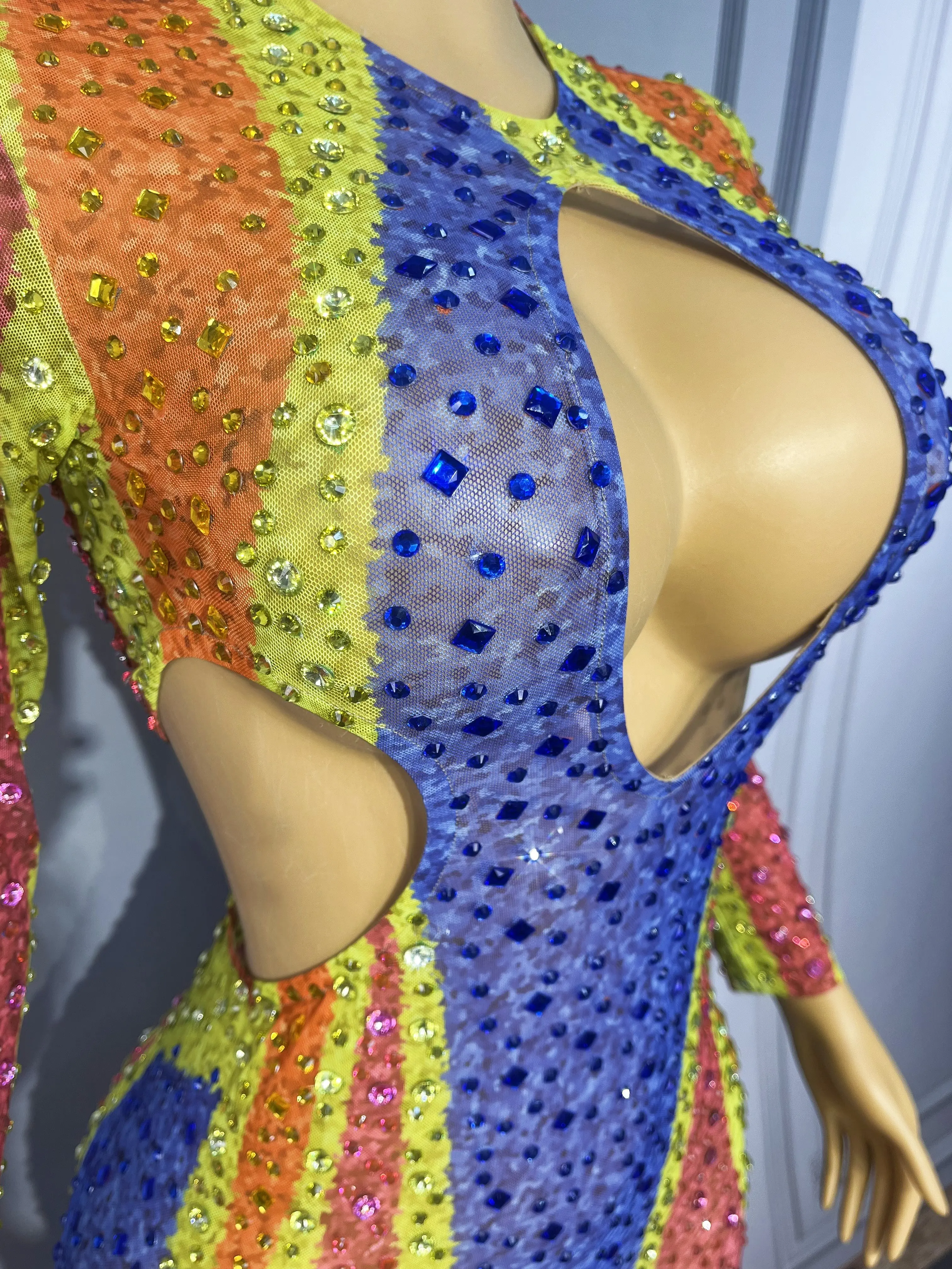 Seksowna sukienka z wycięciami, błyszczącymi cyrkoniami, długie rękawy, podkreślająca figurę, siateczkowa sukienka damska na imprezę, wieczór, czerwony dywan, suknia na pokaz, Liucai