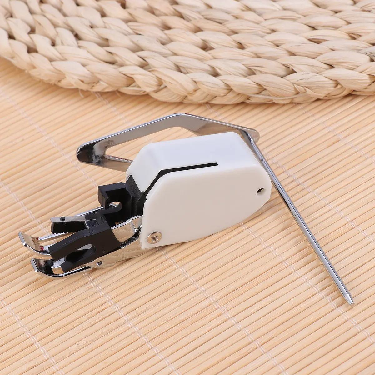 Sewing Machine Even Feed Walking Foot Screw on Presser Foot with Quilting Guide for Multiple Layers Matching Prints
