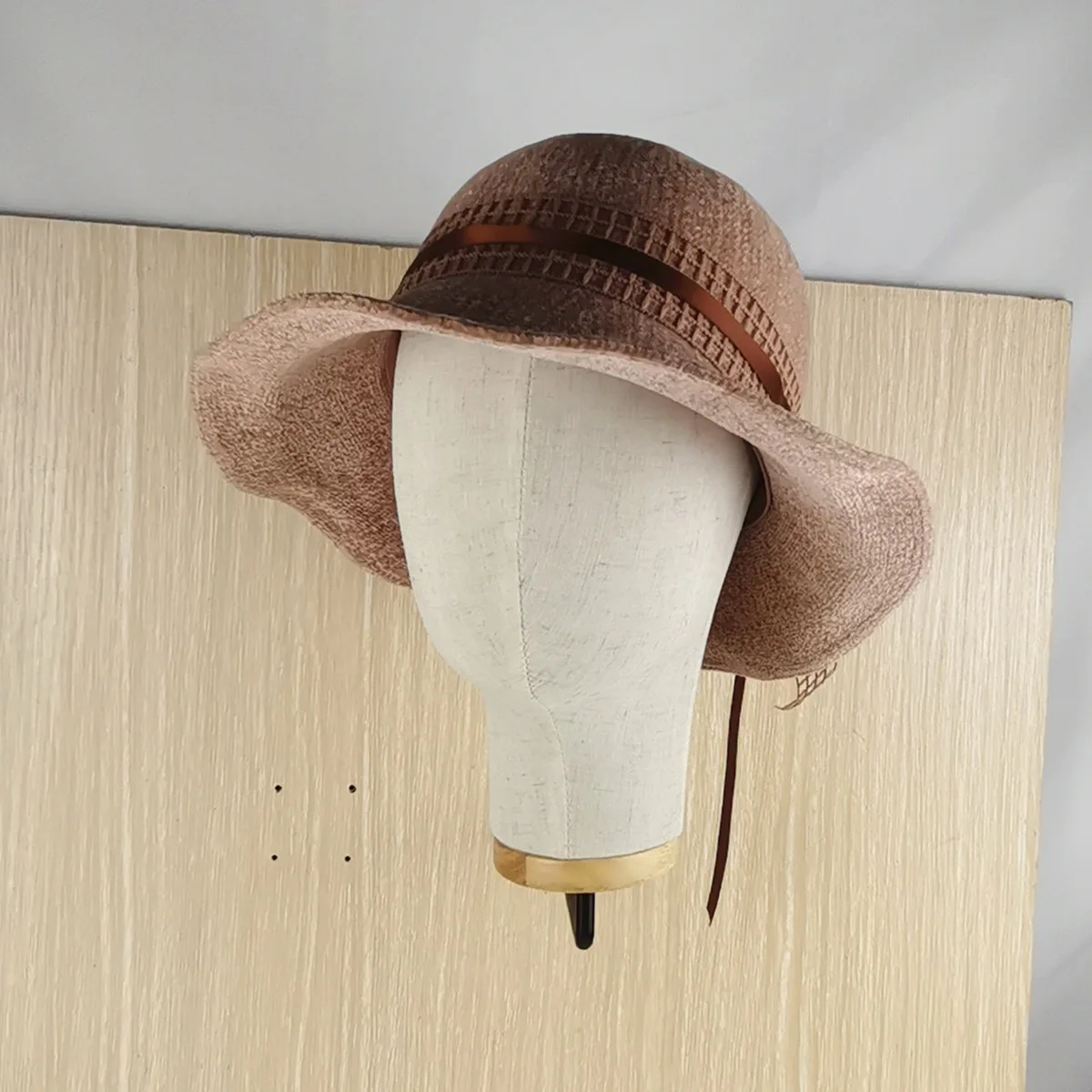 1Pcs Mannequin Model Wig Stand Helmet Holder Wall Mounted Hook Hat Display Stand Storage Holders A