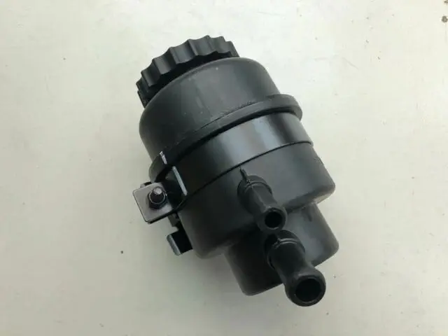 Auto parts High quality Steering pump oil tank assy 10098539  for Chinese SAIC ROEWE MG3