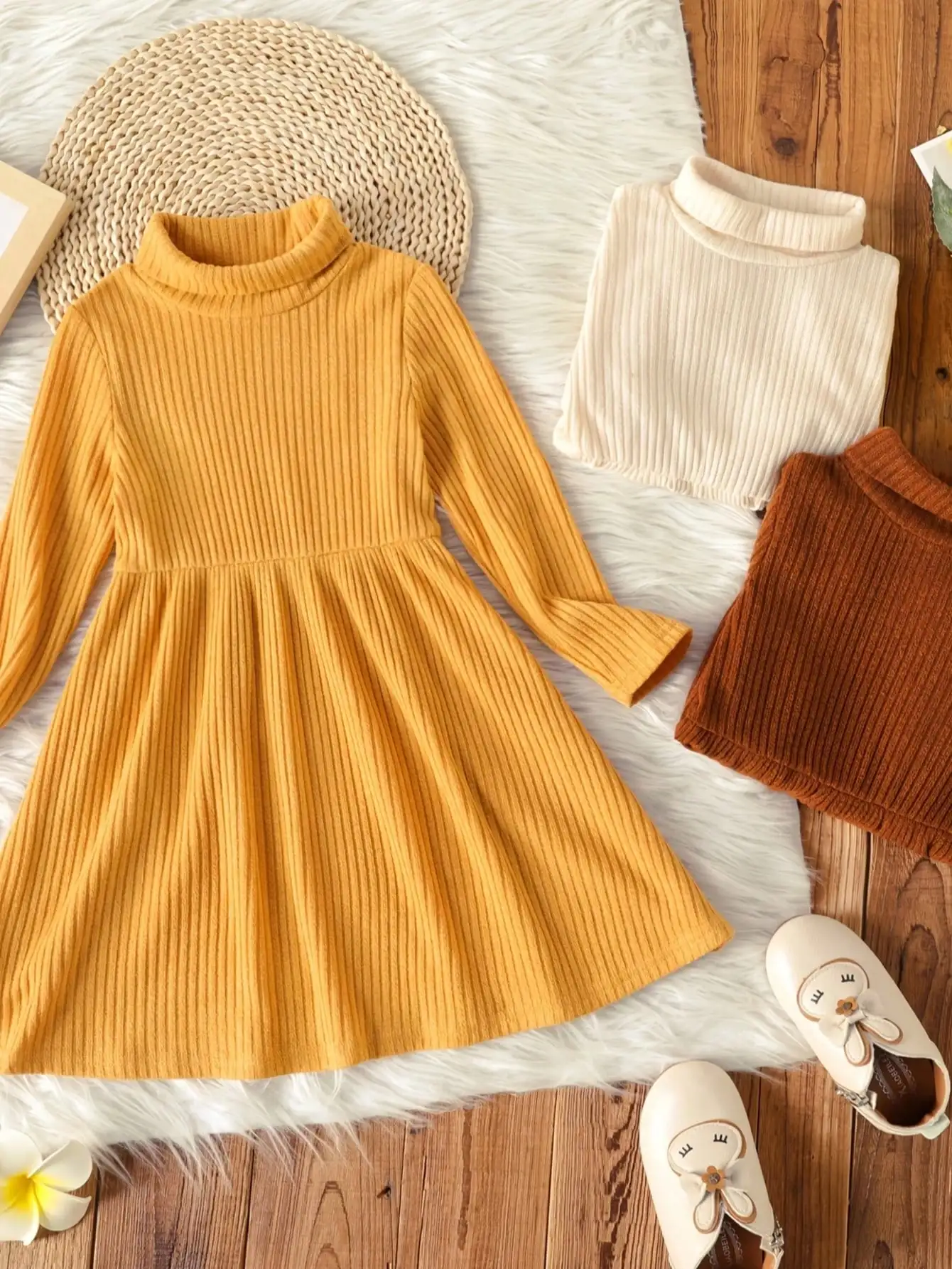Summer children's clothing for girls, casual high neck, pleated hem, solid color ribbed long sleeved dress, mid length skirt