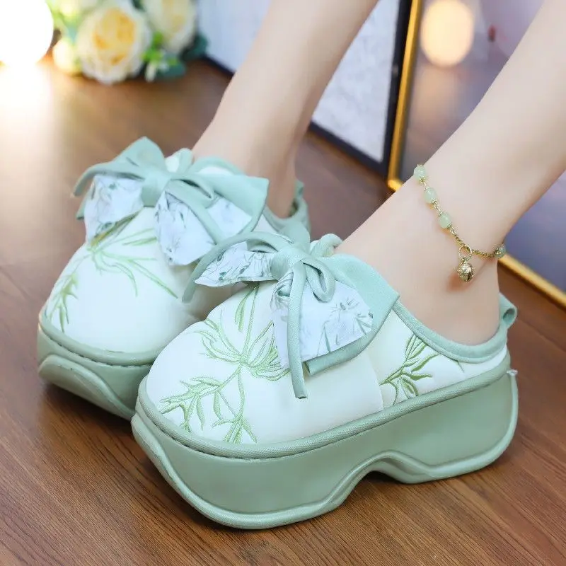 

New Arrival 2024 Green Emboridery Bowtie Enthic Shoes 5cm Heeled Height Increasing Fluffy Slippers Home Womens Cloud Fur Slides