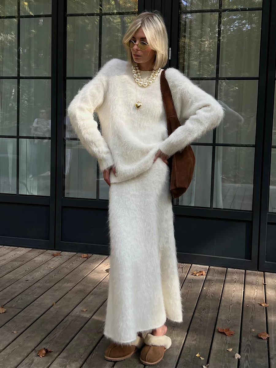 

2025 Winter Fashion Wool Knitted Streetwear 2-Piece Set Oversized Pullover High Waist Skirt Women Comfort Casual Lounge Outfit