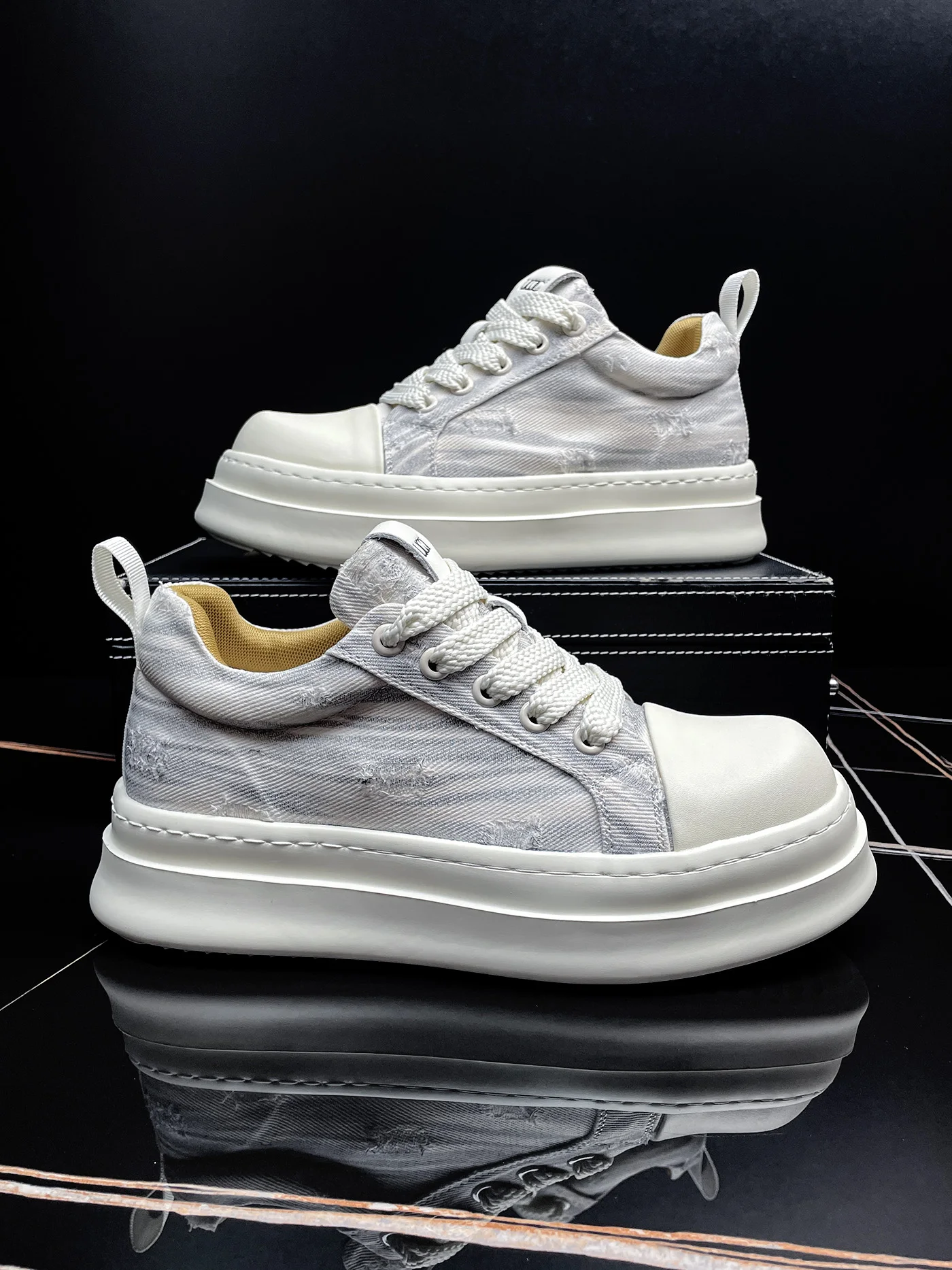men's-thick-sole-canvas-slip-on-shoes-breathable-summer-casual-sneakers-fashionable-trendy-brand-low-cut-versatile-leisure-fo