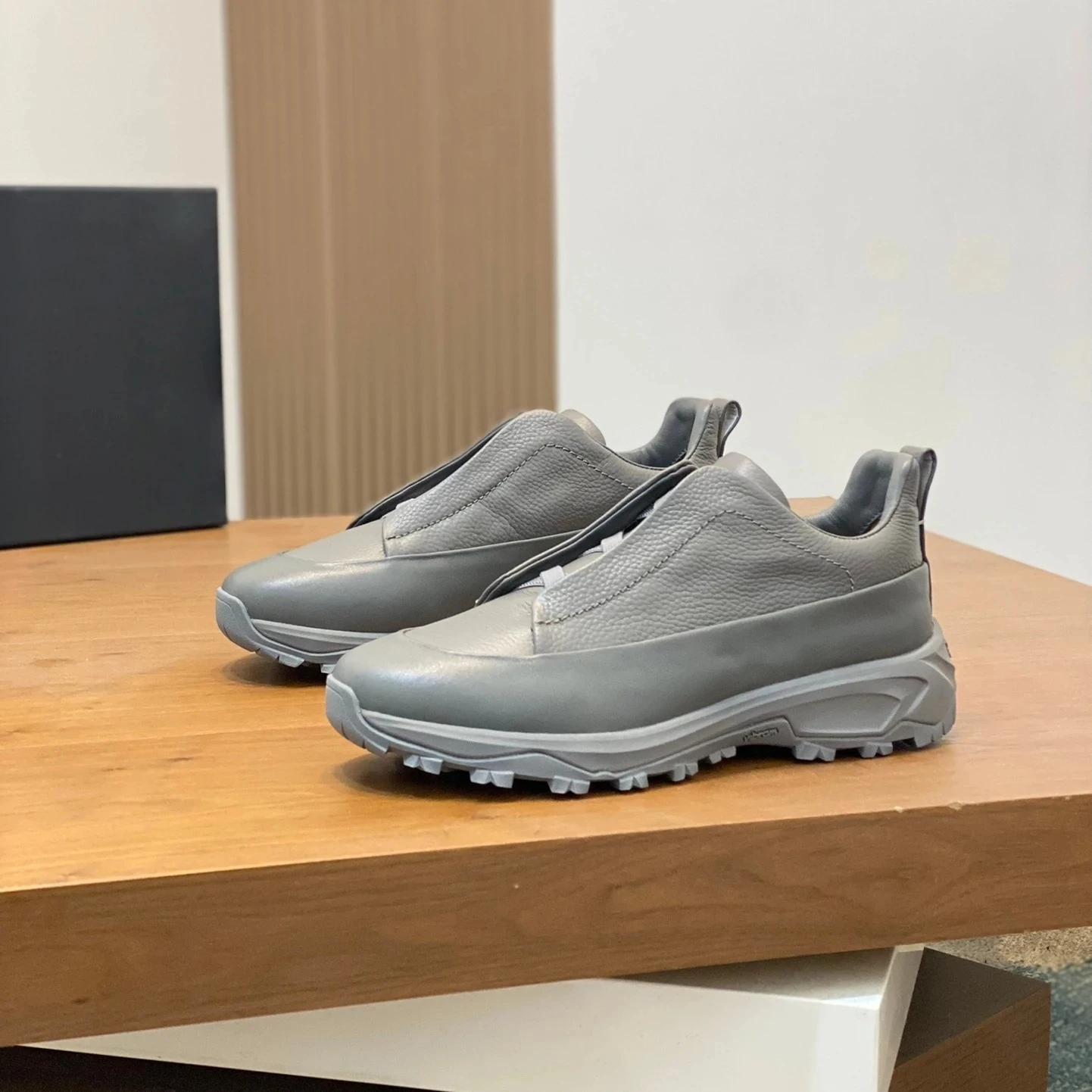 

Handmade Casual Sneakers Anti-slip Wear-resistant Breathable Slip-on Hiking Cycling Shoes Holiday Gifts Luxury Brand Men's Shoes