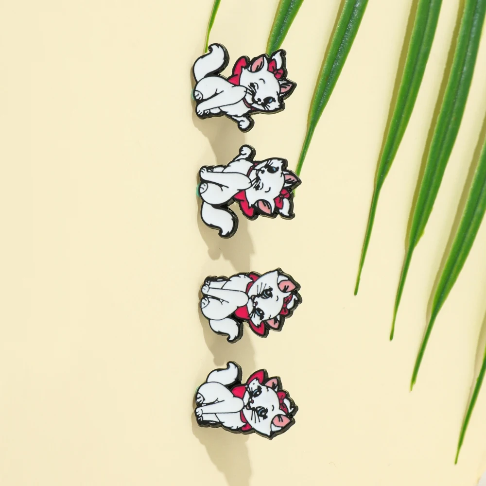 

1pair Disney Marie Cat Ear Studs Kawaii White Marie Cat Earrings for Girl Women Y2k Fashion Ear Accessories