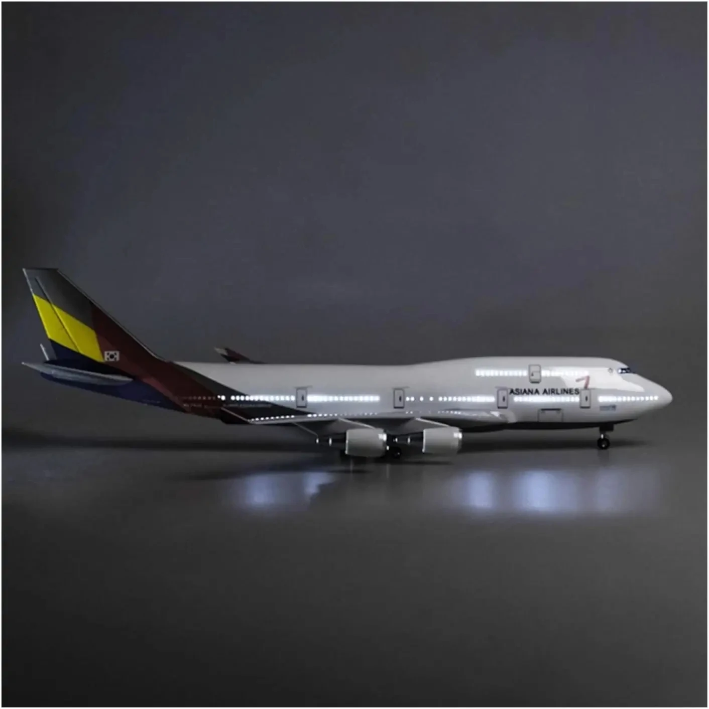 47CM 1:150 Scale Boeing 747 Asiana Airlines Aircraft Model Die-casting Machine Souvenir Decoration Collected Gift By Aviation