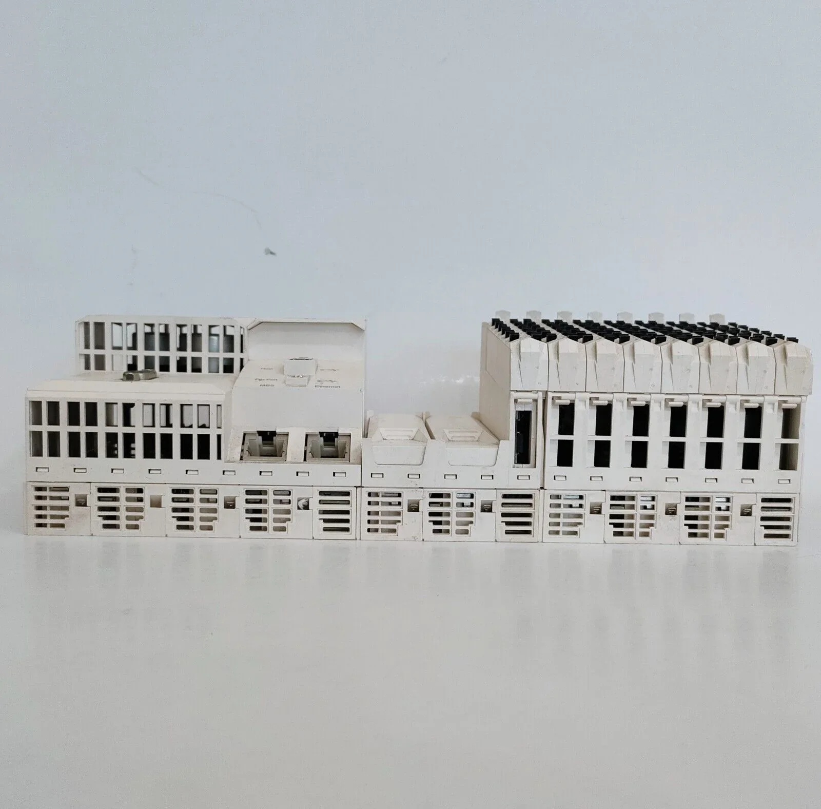 Nuovo modulo PLC originale disponibile TM258LF42DR Controller programmabile PLC Garanzia di un anno