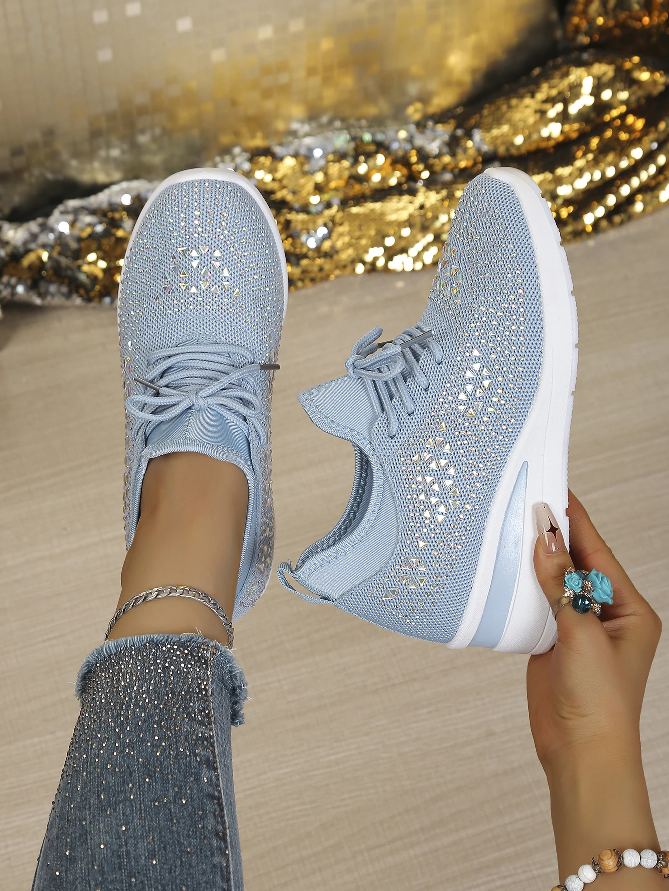 Glänzende Damenschuhe mit unsichtbaren, höhenvergrößernden und stoßdämpfenden Sohlen – die perfekte Wahl für Partys – Detail 11