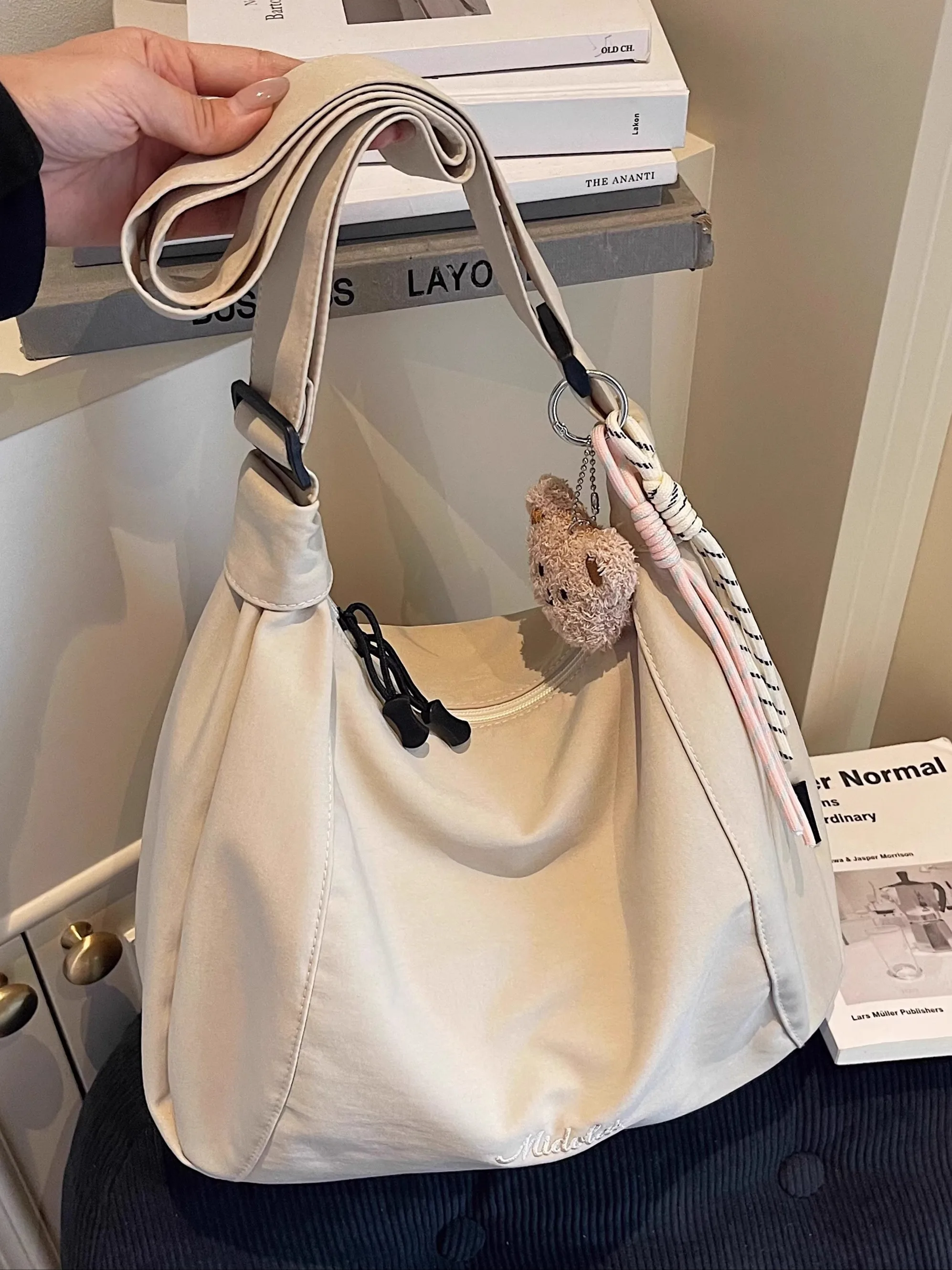 

Large Capaci Lightweight Tote Bag Women's Commuter oulder Bag Casual Crossbody Bag Retro Sle Nylon Fabric Zipper Closure