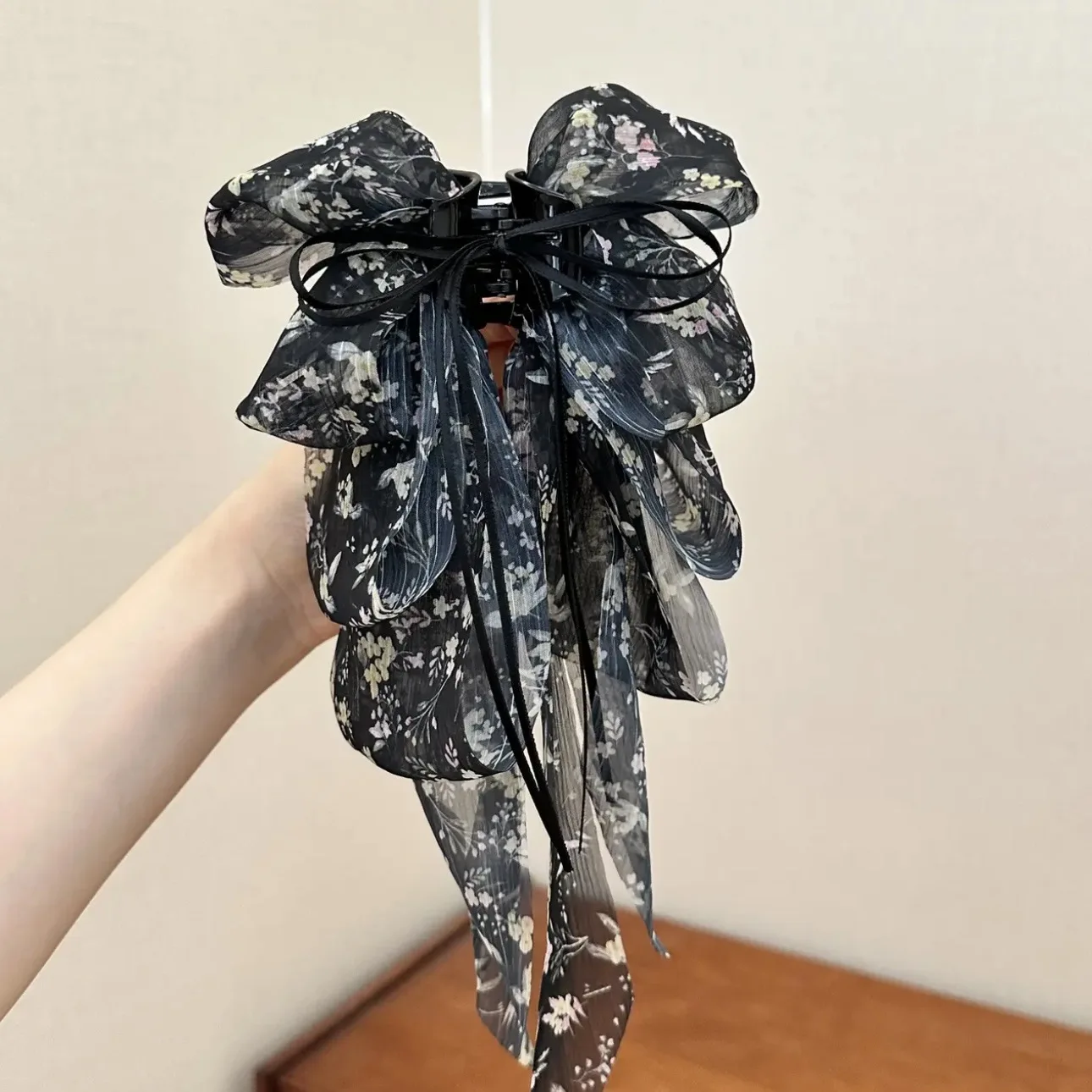 1pc Neue Französisch Band Bogen Süße Haar Clip Rose Königin Hinten Kopf Brötchen Shark Clip Haar Clip Pferdeschwanz Clip