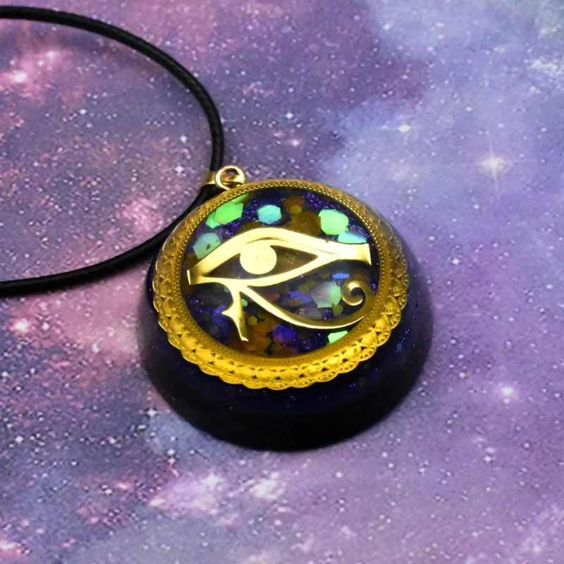 Eye of Horus Natural Crystal Epoxy Pendant Luminous Gravel